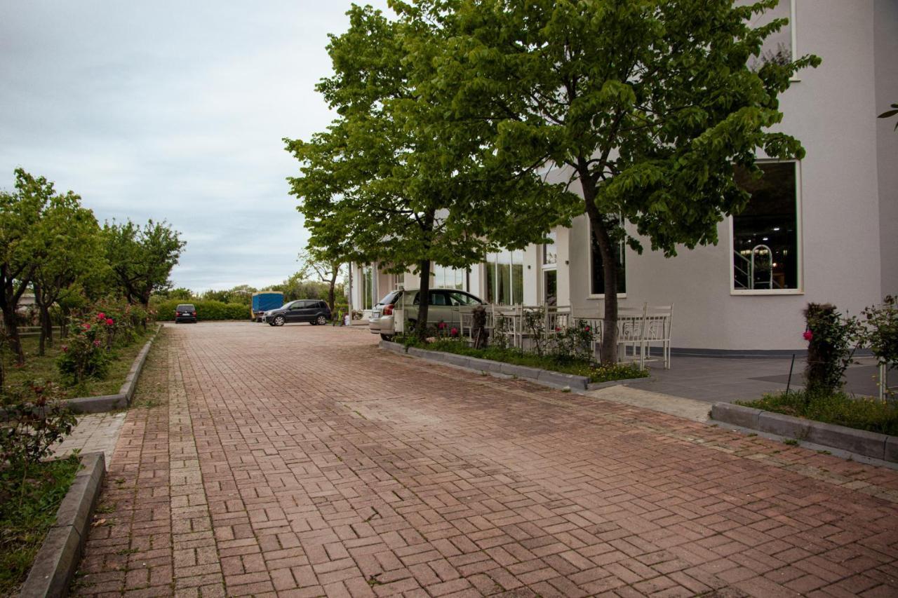 Hotel Blini Shkodër Екстериор снимка