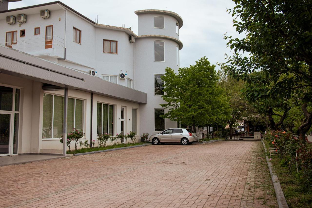 Hotel Blini Shkodër Екстериор снимка