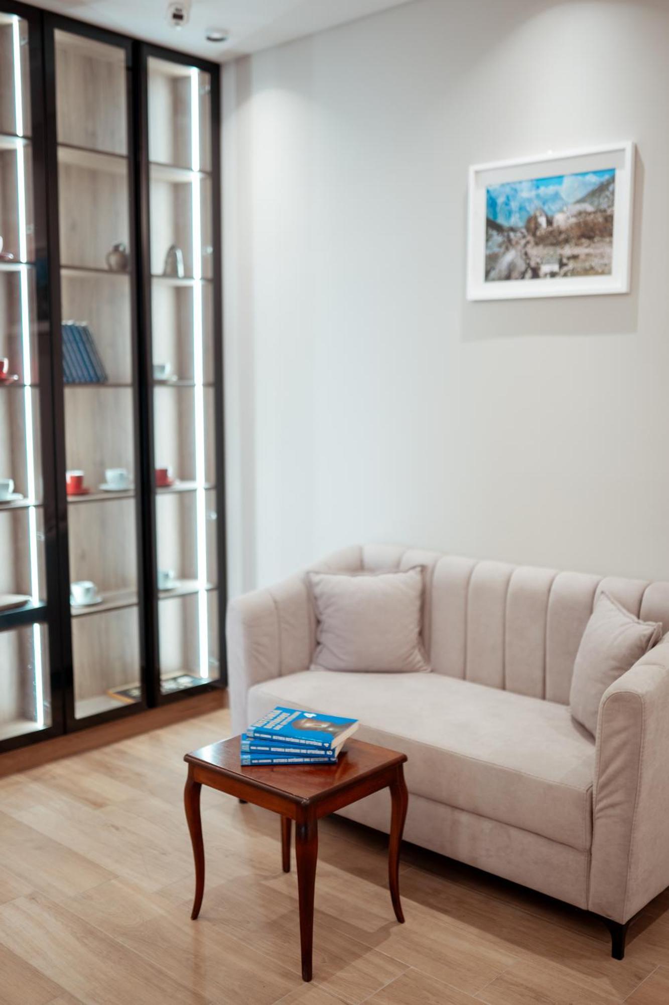 Hotel Blini Shkodër Екстериор снимка