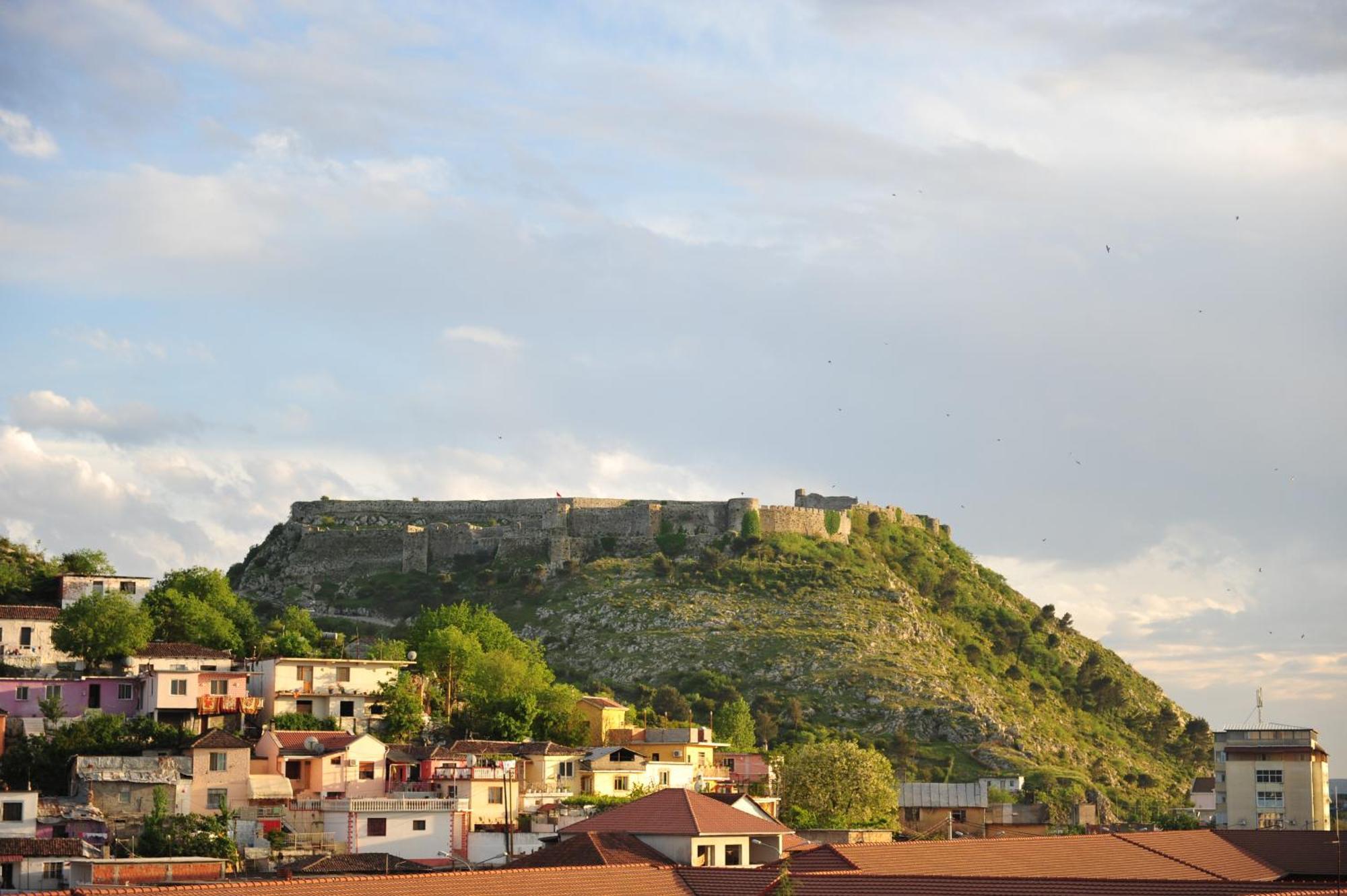 Hotel Blini Shkodër Екстериор снимка